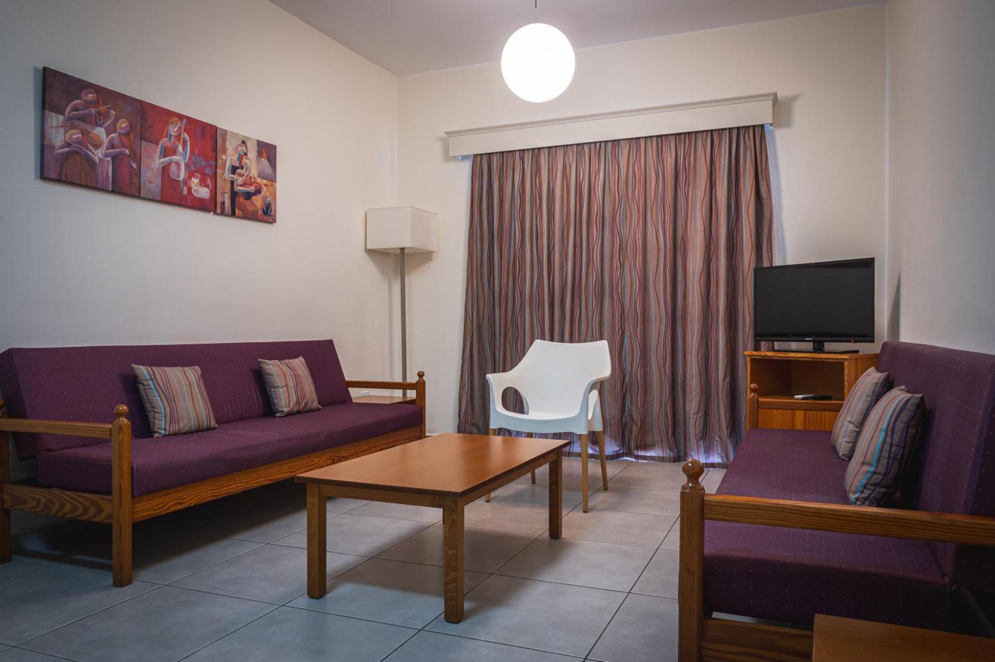 Aparthotel Kefalos Damon Paphos