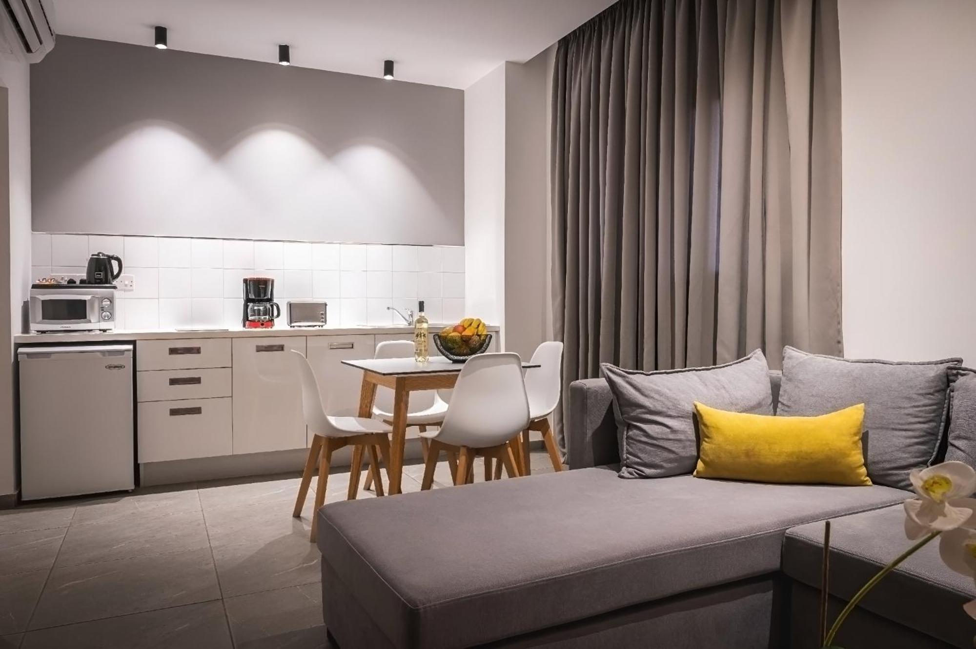 Kefalos Damon Aparthotel Paphos